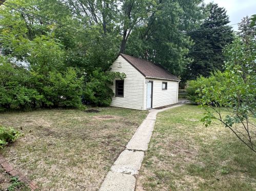 5521 Philip Pl, Milwaukee WI 53216-3148 exterior