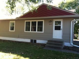 4151 Rahn Rd, Saint Paul MN  55122-2137 exterior