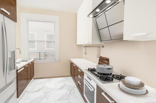 1923 Hennessy Pl, Bronx NY 10453-2910 exterior