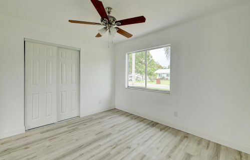 1925 Redwing Cir, Fort Pierce FL 34952-8834 exterior