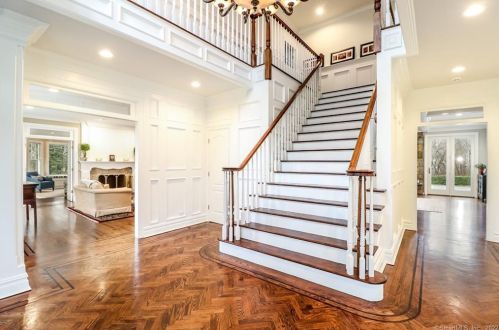 105 Drum Hl Rd, Wilton CT 06897-2412 exterior