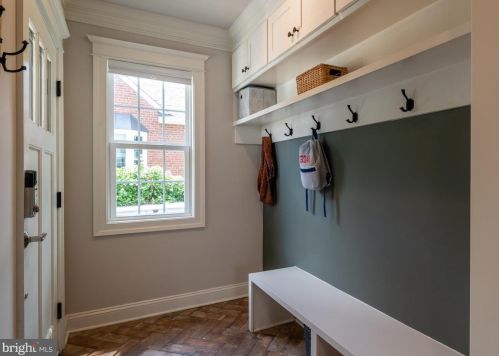 119 Raymond Ave, Alexandria, VA 22301-1139