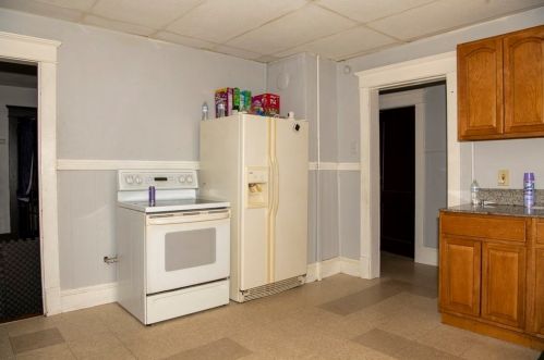 229 College St, Springfield MA 01109-4404 exterior