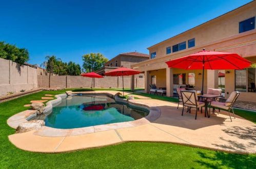 2426 Barbie Ln, Phoenix AZ 85085-5004 exterior