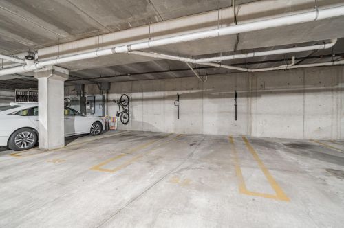 1619 Farwell Ave, Milwaukee WI  53202-1863 exterior