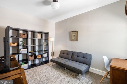 1233 Jackson St, Philadelphia PA 19148-2929 exterior