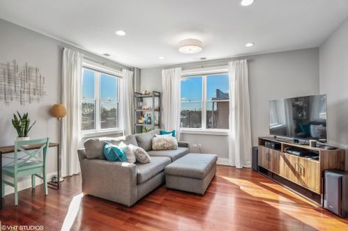 2740 Armitage Ave, Chicago, IL 60647-4206