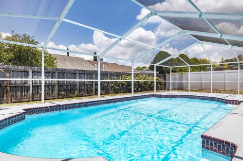 7044 Hollowell Dr, Tampa FL  33634-1089 exterior