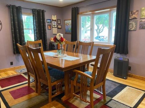 318 Bottsford Ave, Milwaukee, WI 53207-4952