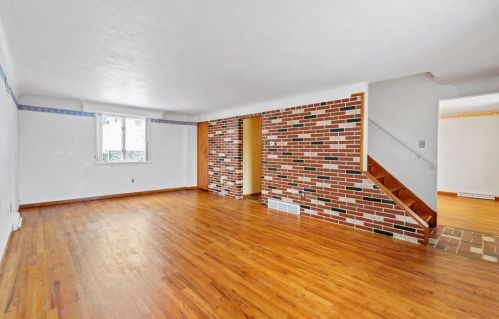 143 Longvue Dr, Pittsburgh, PA 15122-1941