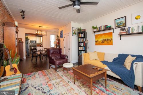 172 Laurel St, Philadelphia PA  19123-2316 exterior