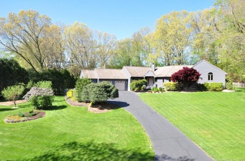 244 West St, Windsor, CT 06095-1627