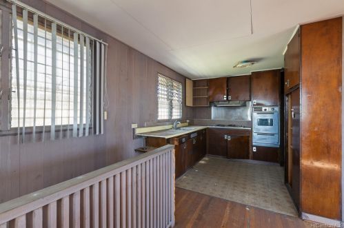 1428 Pua Ln, Honolulu HI 96817-3536 exterior