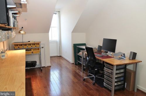 422 Royal St, Alexandria VA  22314-2335 exterior