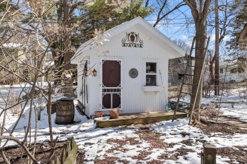 1605 Tarragon Dr, Madison WI  53716-1858 exterior