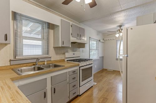 4306 Blacks Rd, Hebron OH 43025-9016 exterior