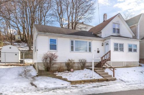 140 Norfolk St, Worcester, MA 01604-2958