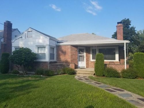 7 Lancaster St, Springfield, MA 01118-1112