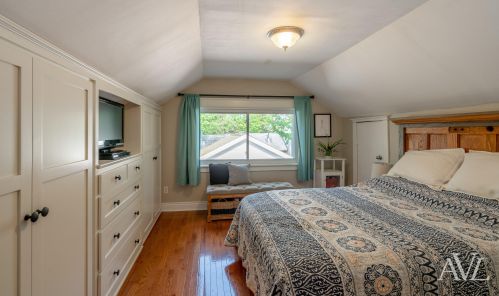 19 Benjamin Ave, Grand Rapids MI 49505-5437 exterior