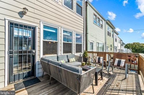 1265 Owen Pl, Washington DC 20002-2807 exterior