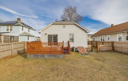 32 Monrovia St, Springfield MA 01104-3113 exterior