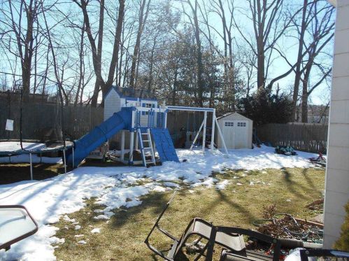 46 Oakley Dr, Huntington Station NY 11746-3116 exterior