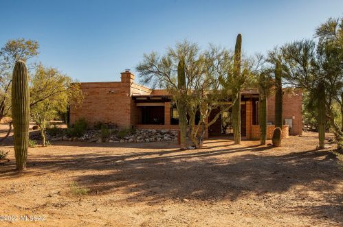 2955 Gymkhana Way, Tucson AZ  85742-9054 exterior