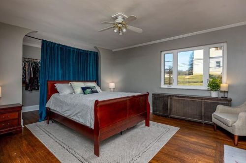 6338 Forward Ave, Pittsburgh PA 15217-2266 exterior