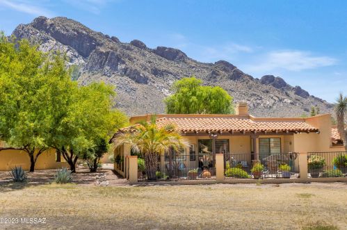 831 Camino Corrida, Tucson AZ 85704-7651 exterior