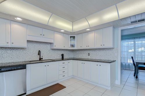 4219 Cartnal Ave, Tampa FL  33618-8600 exterior