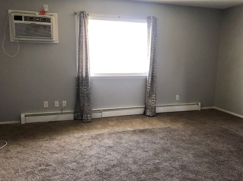 511 Pasadena Ave, Joliet, IL 60403-2472