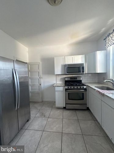 5627 Larchwood Ave, Philadelphia PA 19143-1909 exterior