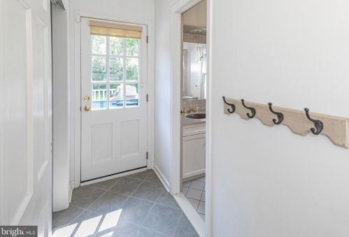 197 Brookstone Dr, Princeton NJ 08540-2403 exterior