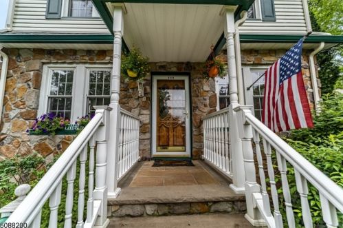 231 Plainfield Ave, Berkeley Heights, NJ 07922-1427