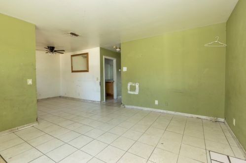 138 Valencia Dr, Fullerton CA 92833-3231 exterior