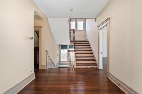 16 Kingsbury Pl, Saint Louis MO 63112-1825 exterior