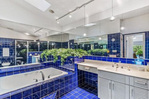 550 Bald Eagle Dr, Naples FL 34105-7407 exterior