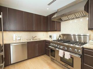 799 Boylston St, Boston MA  02467 exterior