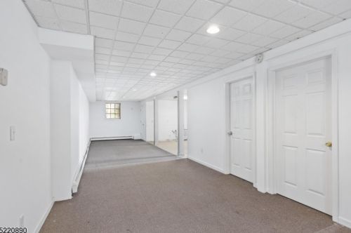 275 Main St, Chester NJ 07930-2551 exterior