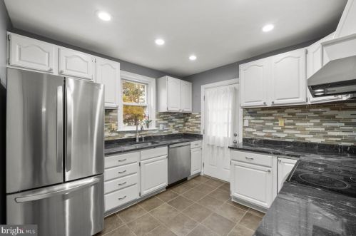 1622 Oakview Dr, Silver Spring MD  20903-2243 exterior