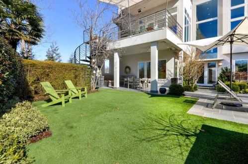 1300 Monroe Dr, Atlanta GA 30306-3440 exterior