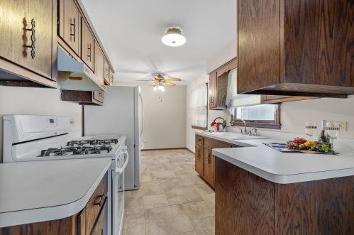 501 Shorewood Dr, Joliet IL 60404-7200 exterior