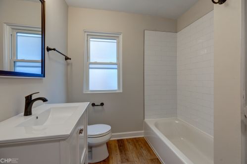 1404 Lawler Ave, Chicago IL 60630-1536 exterior