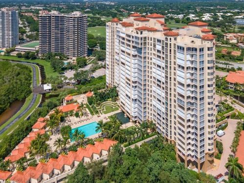 6597 Nicholas Blvd, Naples FL 34108-7264 exterior