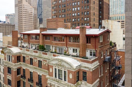 33 Bellevue Pl, Chicago IL  60611-6127 exterior