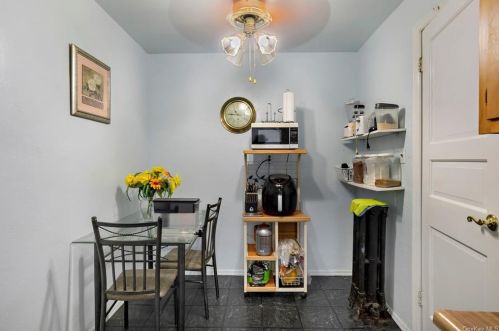 232 Prospect Ave, Mount Vernon NY 10550-2348 exterior