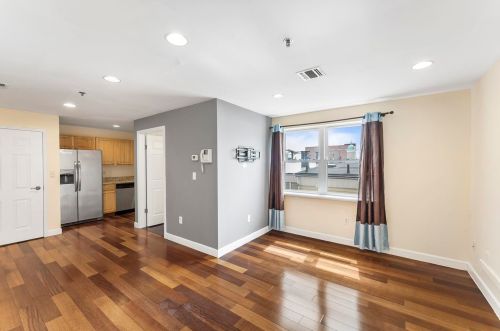 413-15 9th St, Union City, NJ 07087-4989