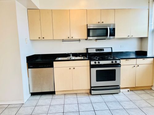 6511 Blackstone Ave, Chicago, IL 60637-4406