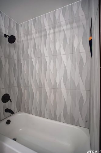 11104 Londonderry Dr, Sandy UT 84070 exterior