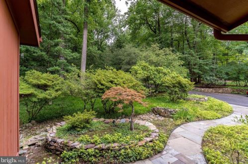 11116 Arroyo Dr, Rockville, MD 20852-3602